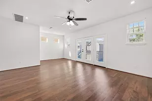 10949 Cannes Memorial Dr, Houston, TX 77043 - Photo 14