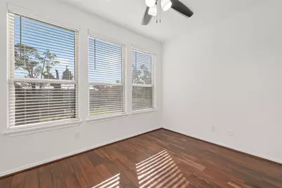 10949 Cannes Memorial Drive, Houston, TX 77043 - Photo 22