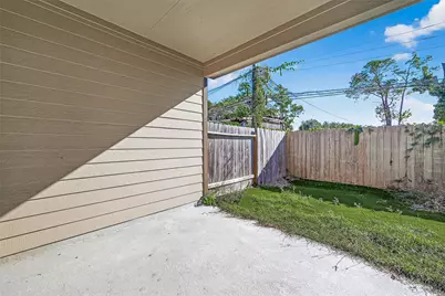 10949 Cannes Memorial Drive, Houston, TX 77043 - Photo 8