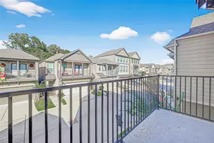 10949 Cannes Memorial Dr, Houston, TX 77043 - Photo 12