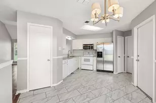 2220 Spruce Dr, Rosenberg, TX 77471 - Photo 6