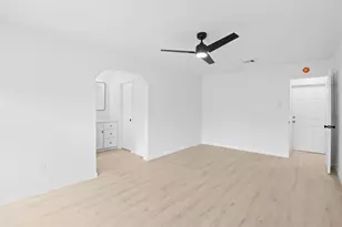 10614 MacKenzie Dr, Houston, TX 77086 - Photo 16