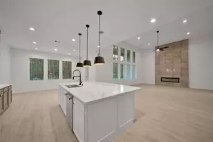 351 Louvenia Ct, Pinehurst, TX 77362 - Photo 10
