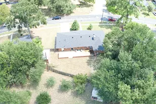 202 Rose Marie Blvd, Hearne, TX 77859 - Photo 4