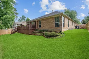 2504 N Yorkchase Ln, Conroe, TX 77304 - Photo 2