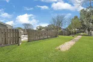 6119 Hummingbird St, Houston, TX 77096 - Photo 32