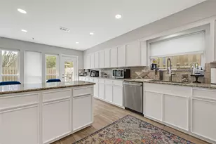 6119 Hummingbird St, Houston, TX 77096 - Photo 14