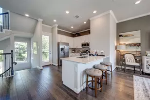 11017 Mikula Dr, Houston, TX 77043 - Photo 12