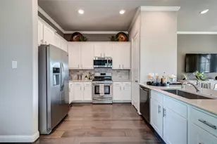 11017 Mikula Dr, Houston, TX 77043 - Photo 22