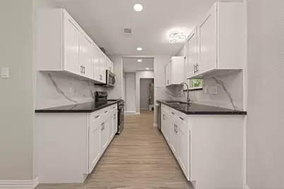 118 W Doverfield Drive, Houston, TX 77037 - Photo 16