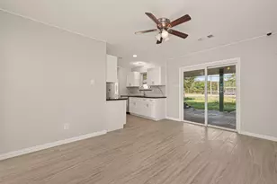 118 W Doverfield Dr, Houston, TX 77037 - Photo 10