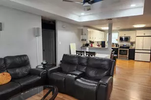 1011 W 5th St, El Campo, TX 77437 - Photo 4