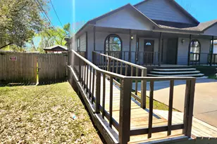 1011 W 5th St, El Campo, TX 77437 - Photo 2