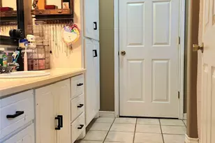 1011 W 5th St, El Campo, TX 77437 - Photo 10