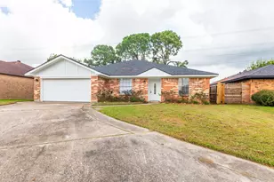 8502 Lynwood Ln, Port Arthur, TX 77642 - Photo 1
