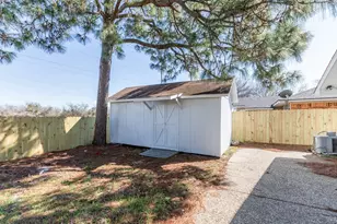 8502 Lynwood Ln, Port Arthur, TX 77642 - Photo 36