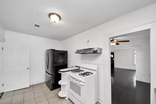 5645 Barremore St, Houston, TX 77023 - Photo 12