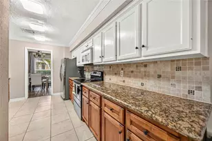 7828 Kendalia Dr, Houston, TX 77036 - Photo 6