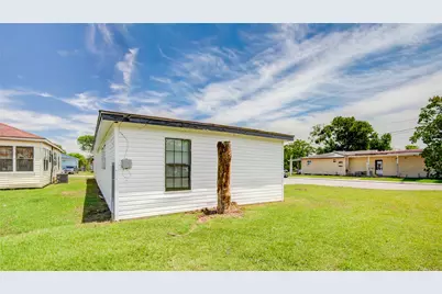 1203 W 6th Street, Freeport, TX 77541 - Photo 34