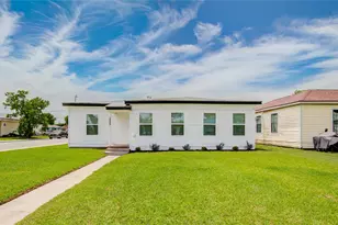1203 W 6th St, Freeport, TX 77541 - Photo 4