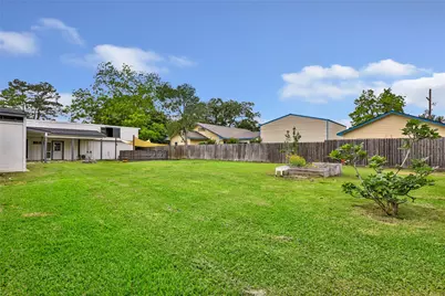 302 E Kay Street, Dayton, TX 77535 - Photo 34