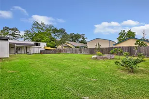 302 E Kay St, Dayton, TX 77535 - Photo 34
