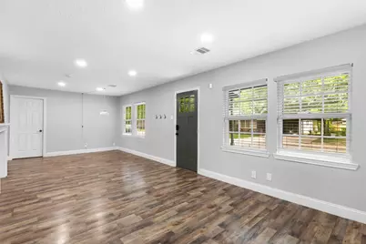 302 E Kay Street, Dayton, TX 77535 - Photo 8