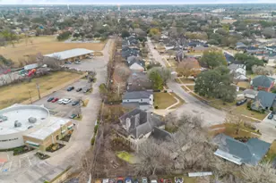 131 Squires Bend, Stafford, TX 77477 - Photo 6