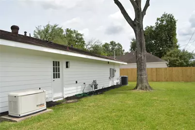 418 Briar Hill Drive, Houston, TX 77042 - Photo 48