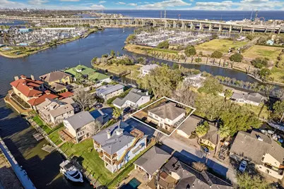 5 Harbor Lane, Kemah, TX 77565 - Photo 1
