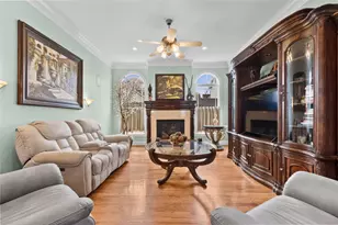 319 W 10th St, Houston, TX 77008 - Photo 10