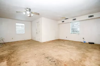 5942 Pershing Street, Houston, TX 77033 - Photo 6