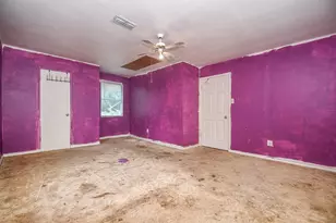 5942 Pershing St, Houston, TX 77033 - Photo 16