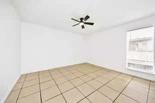 10211 Sugar Branch Dr, Houston, TX 77036 - Photo 22