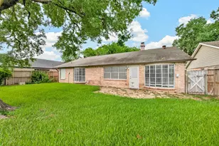 13511 Brook Hollow Dr, Sugar Land, TX 77498 - Photo 32