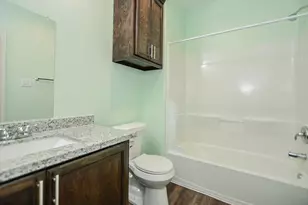 239 Broadhurst Dr, Houston, TX 77047 - Photo 18