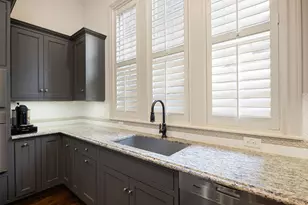 310 W Bell St, Houston, TX 77019 - Photo 24