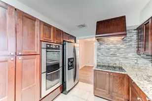 6034 Cartagena St, Houston, TX 77035 - Photo 14