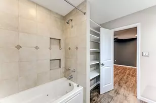 6034 Cartagena St, Houston, TX 77035 - Photo 22