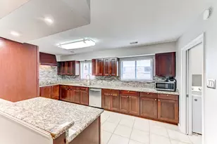 6034 Cartagena St, Houston, TX 77035 - Photo 12