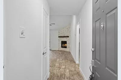 14 Summer Crest Circle, The Woodlands, TX 77381 - Photo 4
