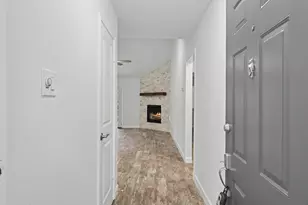 14 Summer Crest Cir, The Woodlands, TX 77381 - Photo 4