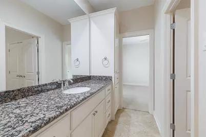 11207 Tramonto Drive, Houston, TX 77042 - Photo 10
