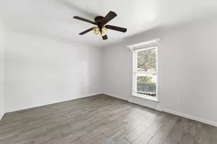 1512 S 8th St, La Porte, TX 77571 - Photo 6