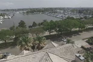 457 Mariners Dr, Kemah, TX 77565 - Photo 2