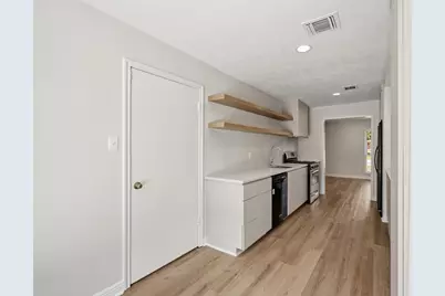 13703 Fernhill Drive, Sugar Land, TX 77498 - Photo 10