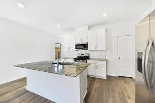 3930 El Vaquero Ct, League City, TX 77511 - Photo 4