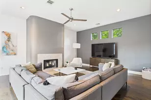 5810 Darling St, Houston, TX 77007 - Photo 2