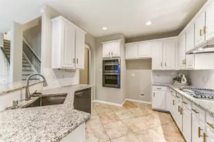 1107 Sunset Lakes Dr, Pearland, TX 77581 - Photo 12