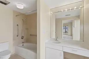 2001 Holcombe Blvd, Houston, TX 77030 - Photo 16